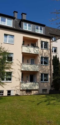 HÜBSCHE 2 ZIMMERWOHNUNG MIT GROßER WOHNKÜCHE UND BALKON