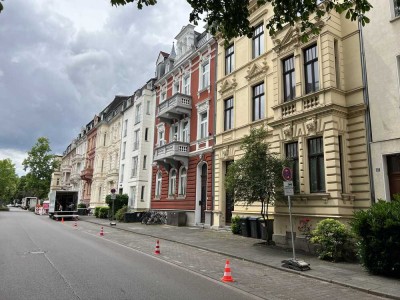 Altbaucharme trifft Großstadtgrün – Maisonette, 3,5 Zi., mit Aussicht in Köln-Riehl sucht Nachmieter