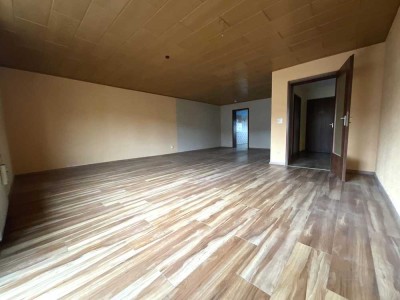 Familienfreundliche 4 ZKB mit 2 Balkonen und Garage in Lu-Mundenheim