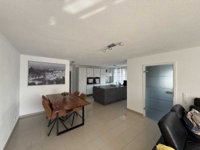 Hochwertige 4,5 Zimmer DG Wohnung in ruhiger Lage in Weinsberg
