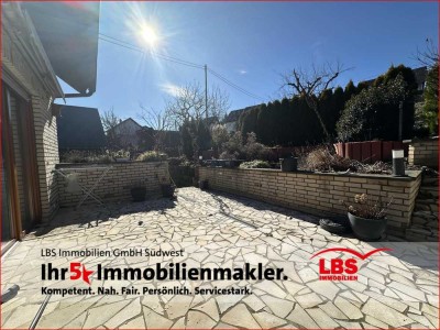 Einfamilienhaus mit Einliegerwohnung in sehr gemütlicher Lage!