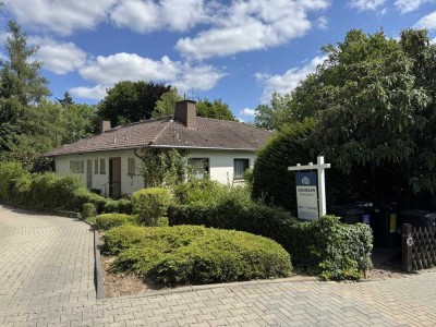 Älteres Einfamilienhaus mit wunderbarem Garten!