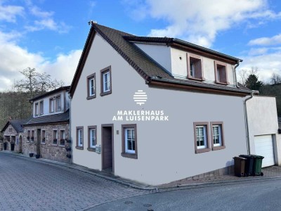 Neuwertiges Einfamilienhaus mit E-Ausweis "A" in idyllischer Lage mit zwei Garagen