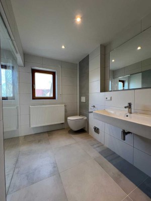 Vollständig renovierte 2- Zimmer Terasssenwohnung