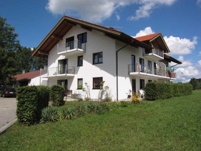 Stilvolle, gepflegte 2-Raum-Wohnung mit Balkon und EBK in Prien am Chiemsee