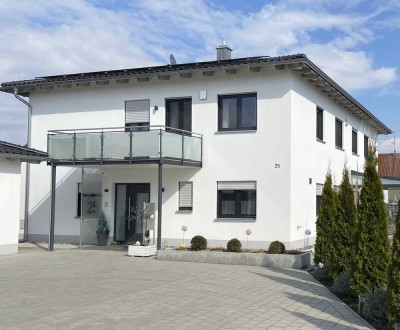 Ansprechende 4-Zimmer-Wohnung mit gehobener Innenausstattung mit Balkon und EBK in Parkstetten