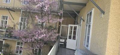* * Stilvolle Altbauwohnung/Kanzlei/Büro/Ordination mit Balkon in repräsentativem Gründerzeithaus mitten im Herz-Jesu-Viertel! * *