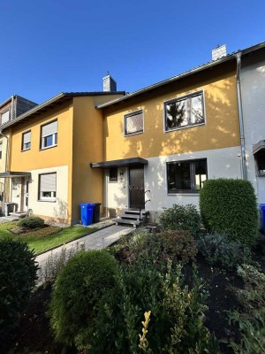 Charmantes Einfamilienhaus mit Garage und Garten in zentraler Wohnlage wartet auf Sie!