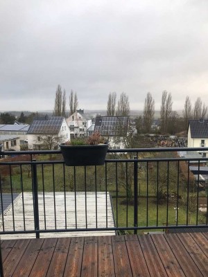 3 ZKBB mit traumhaftem Ausblick in zentraler Lage, inkl. Küche & mit zweckmässigem Grundriss