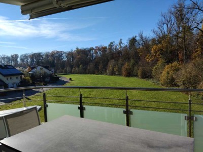 Komfortable und barrierefreie 2,5 Zimmer Penthouse-WHG mit EBK und TG-Stellplatz zu vermieten!