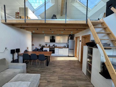 Helle 3-Zimmer Dachgeschosswohnung mit Balkon in Waldachtal