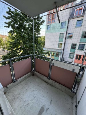 Helle 1-Zimmer-Wohnung mit Balkon ** möbliert **