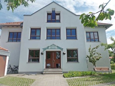 Elegante 3-Zimmer-Dachgeschoss-Wohnung in bevorzugter Wohnlage (max. 2 Pers./NR/keine Haustiere)