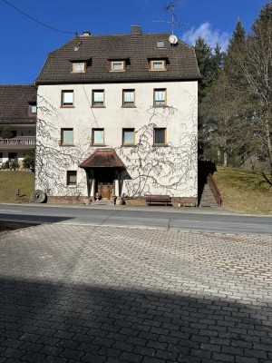 Einfamilienhaus mit Nebenanlagen, großzügigem Grundstück und viel Platz in Lohr am Main