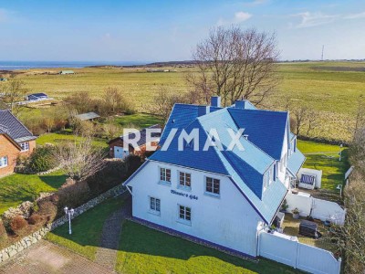 RESERVIERT!
Gepflegtes Mehrfamilienhaus in guter Lage unweit vom Morsum Kliff