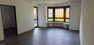 Erstbezug nach Sanierung mit Balkon: freundliche 2-Zimmer-Wohnung in Aichach