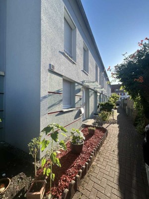 Reihenmittelhaus mit Garage und Stellplatz