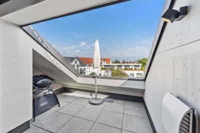 Ruhige Neubau-DG-Whg.- Deckenhöhe bis 3 Meter über der Altstadt – mit hochw. Einbauküche, Loggia, TG