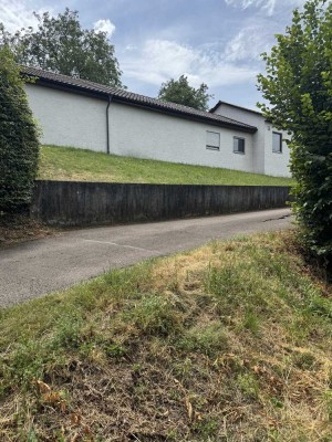 Wohn-und Geschäftshaus mit Photovoltaikanlage (entkernt)