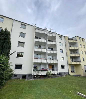 Bonn-City, Uninah: WG-taugliche 2 Zimmer WE mit Balkon und Einbauküche;  sofort frei
