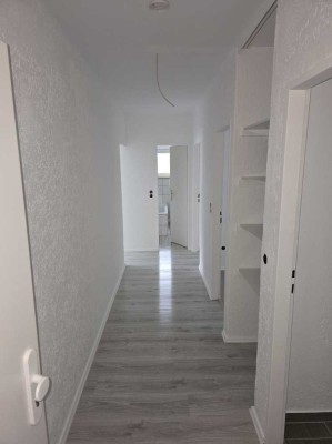 Helle und geräumige 3- Zimmerwohnung in Ortsrandlage