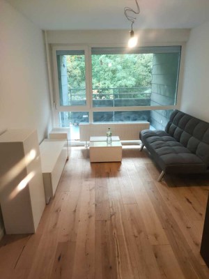 ++TOP renovierte 3 ZKB++neue Einbauküche++Loggia++Parkett++TG Stellplatz++teilmöbliert