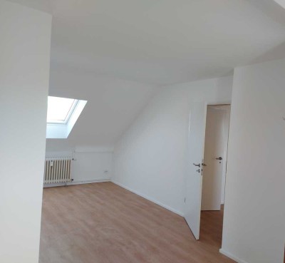 Schöne und gemütliche, helle 1,5-Zimmerwohnung in der Innenstadt! Renoviert!