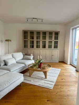 Exklusive, voll möblierte Wohnung mit 3 Balkonen, Aufzug und vollständiger Ausstattung