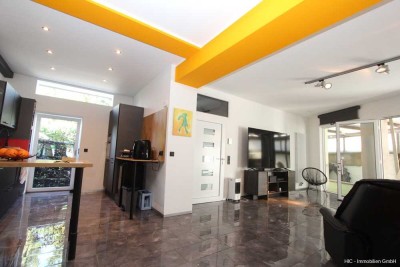 Nettetal-Schaag: Ca. 95 m² große Einzimmer-EG-Atelier-Wohnung mit eigenem 22 m² großen Innenhof