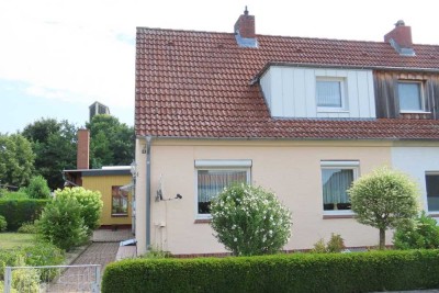 Doppelhaushälfte in zentraler, ruhiger  Lage