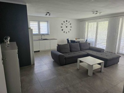 Wunderschöne Erdgeschosswohnung mit Garten und Garage
