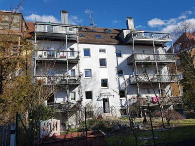 Traumhaft helle 3 Zi. Galerie-Wohnung, EBK, 11 qm SW Balkon, toller Blick über München.