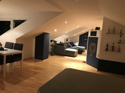 Schöne, Große 2 Zimmer Wohnung mit Kamin und traumhaftem Bergblick