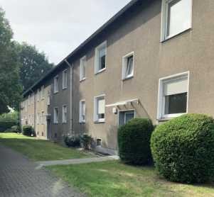 Schöne Balkonwohnung in gepflegtem vier-Parteien-Haus