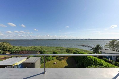 exklusives Einfamilienhaus im Bauhausstil in 1A-Wasserlage – unverbaubarer Blick auf den Strelasund