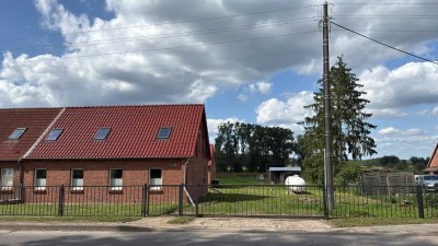 kleine Doppelhaushälfte mit gehobener Innenausstattung in Kremmin