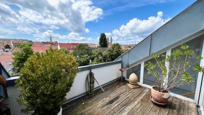 Exklusive Augsburger Innenstadtwohnung mit Dachterrasse, Balkon u.  optionalem TG-Stellplatz