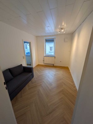Möblierte EG 2-Zimmer-Wohnung