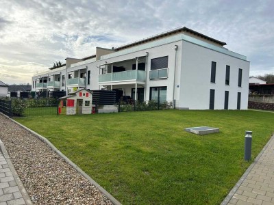 Neuwerige 2 Zimmer Wohnung mit Balkon, EBK, Keller und TG