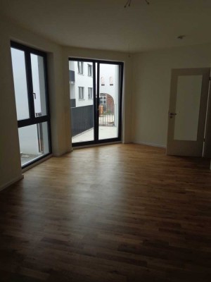 2 Zimmer Wohnung mit Balkon und EBK