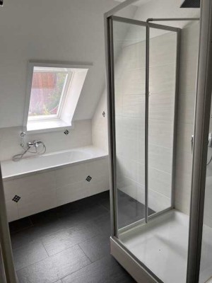 Attraktive und neuwertige 3-Raum-DG-Wohnung mit gehobener Innenausstattung in Beeskow