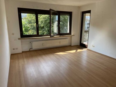 von privat: freundliche 3-Zimmer-Wohnung mit Balkon in Leichlingen (Rheinland)