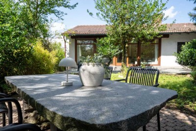 Lichtdurchfluteter Bungalow mit großem Garten in ruhiger Lage