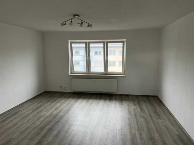 Geschmackvolle 2-Raum-Wohnung mit Balkon und Einbauküche in Reutlingen