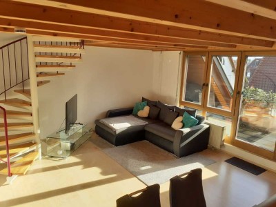 Hochwertige 2 1/2 Zimmer DG - Maisonetten Wohnung in 2 Fam. Haus mit Dachbalkon