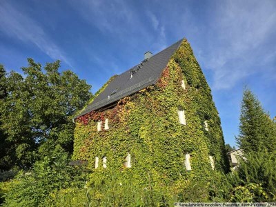 Einfamilienhaus in Limbach-Oberfrohna mit 138 qm, PV-Anlage, großem Garten, Keller & Garage