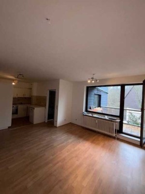 Charmante 2-Zimmer-Wohnung mit Balkon und Einbauküche in Essen-Heisingen