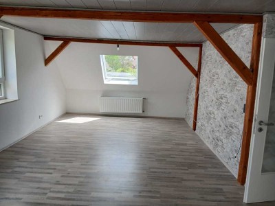Gepflegte 3-Raum-DG-Wohnung mit Einbauküche in Albstadt