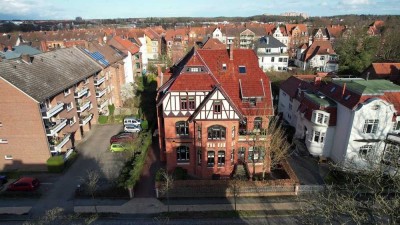 Historische 5-Zimmer-Maisonettewohnung im Roten Feld!