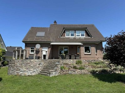Gepflegtes Einfamilienhaus mit Einlieger- oder Ferienwohnung & idyllischem Grundstück nur 3 Minuten